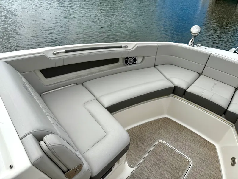 Slide: The Image of Sea Ray SLX 310 OB 2021 - 40
