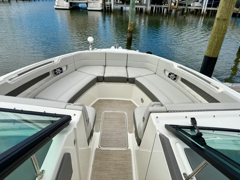 Slide: The Image of Sea Ray SLX 310 OB 2021 - 41