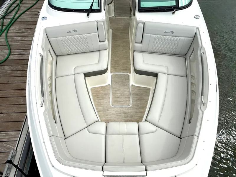 Slide: The Image of Sea Ray SLX 310 OB 2021 - 43