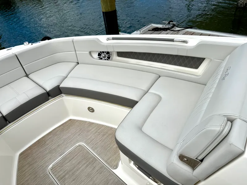 Slide: The Image of Sea Ray SLX 310 OB 2021 - 45