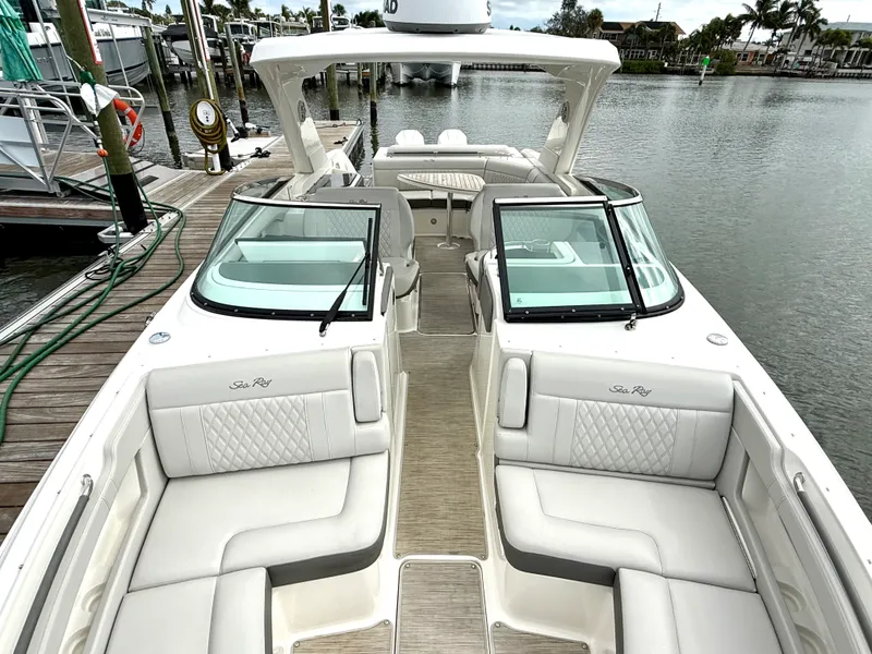 Slide: The Image of Sea Ray SLX 310 OB 2021 - 48