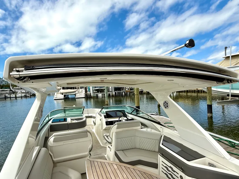 Slide: The Image of Sea Ray SLX 310 OB 2021 - 50