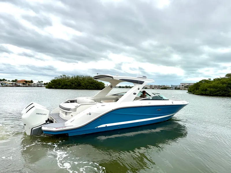 Slide: The Image of Sea Ray SLX 310 OB 2021 - 6