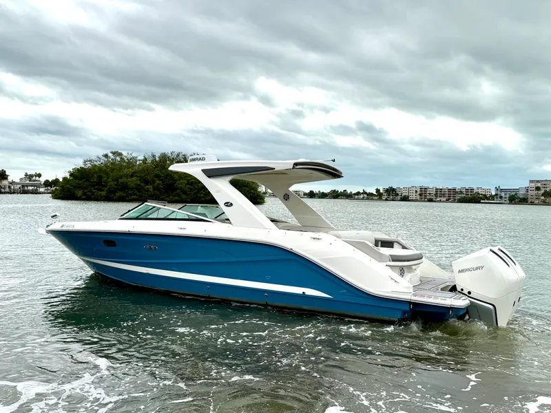 Slide: The Image of Sea Ray SLX 310 OB 2021 - 7