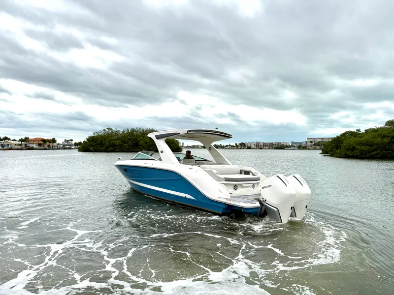 Slide: The Image of Sea Ray SLX 310 OB 2021 - 8