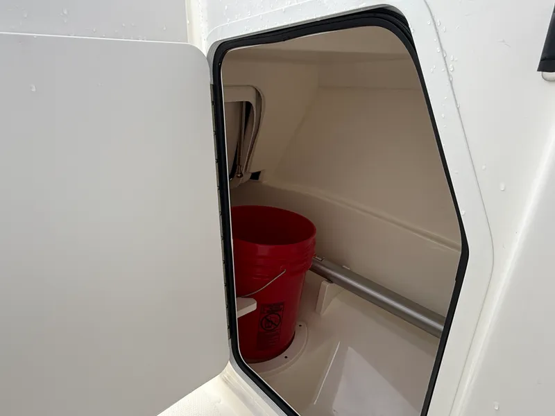 Slide: The Image of Boston Whaler 210 Vantage 2026 - 11