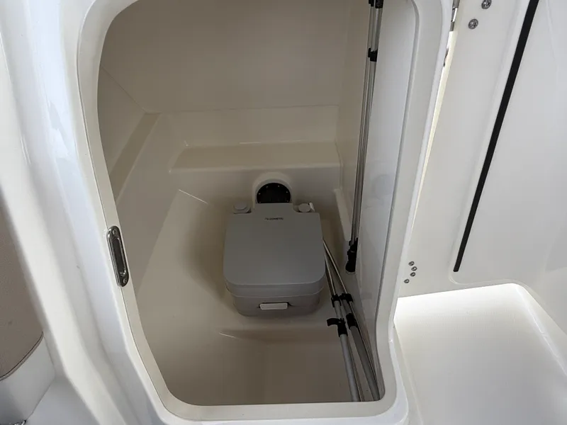 Slide: The Image of Boston Whaler 210 Vantage 2026 - 12