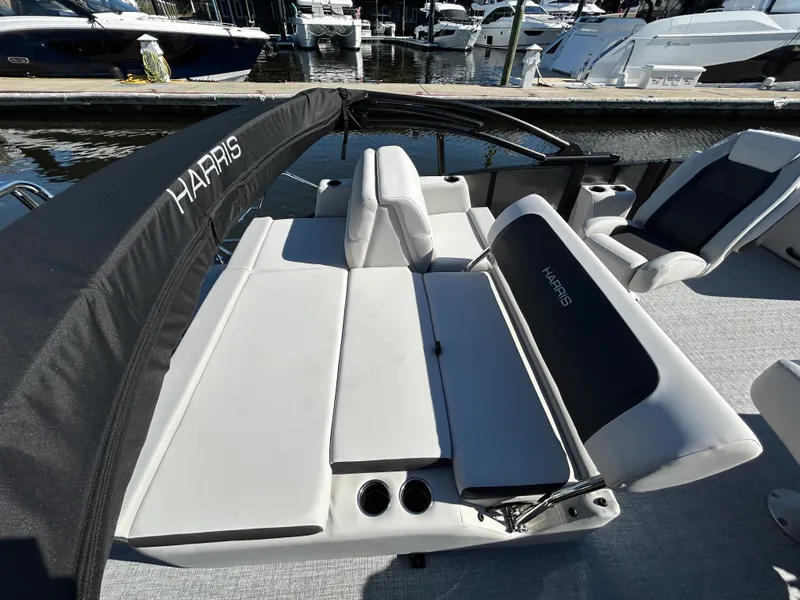 Slide: The Image of Harris Cruiser 250 2026 - 10