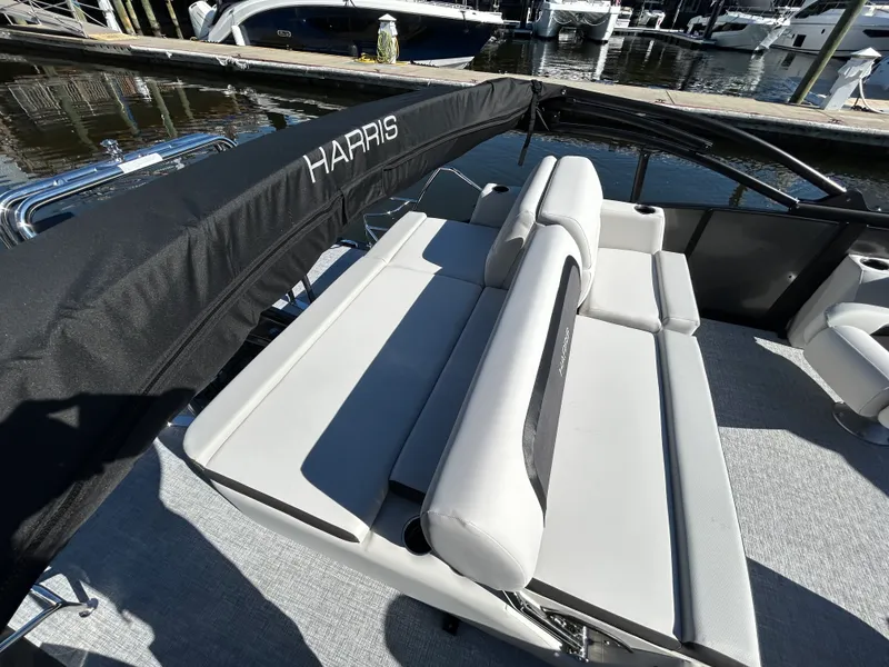 Slide: The Image of Harris Cruiser 250 2026 - 11