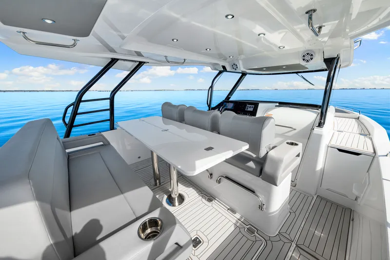 Slide: The Image of Cruisers 38 VTR 2026 - 55