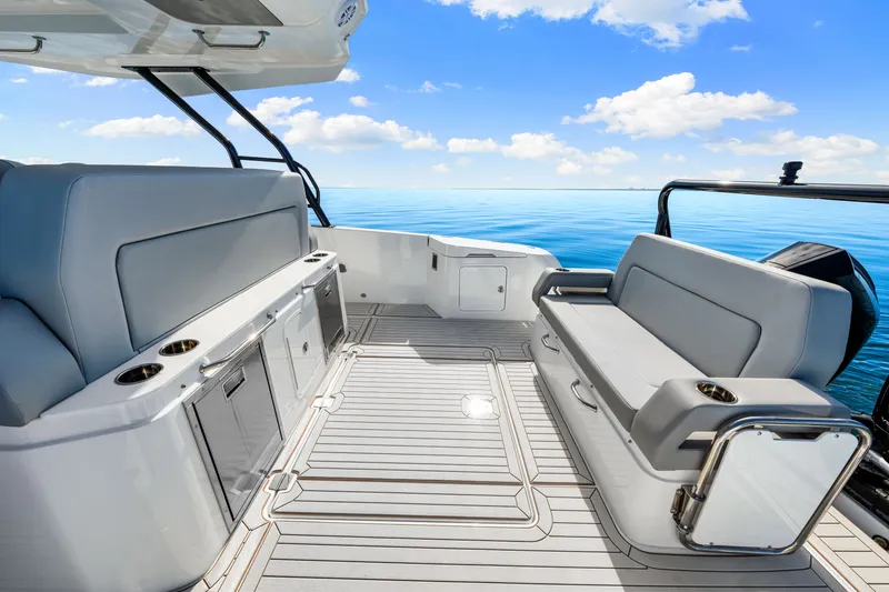 Slide: The Image of Cruisers Yachts 38 VTR 2026 - 54