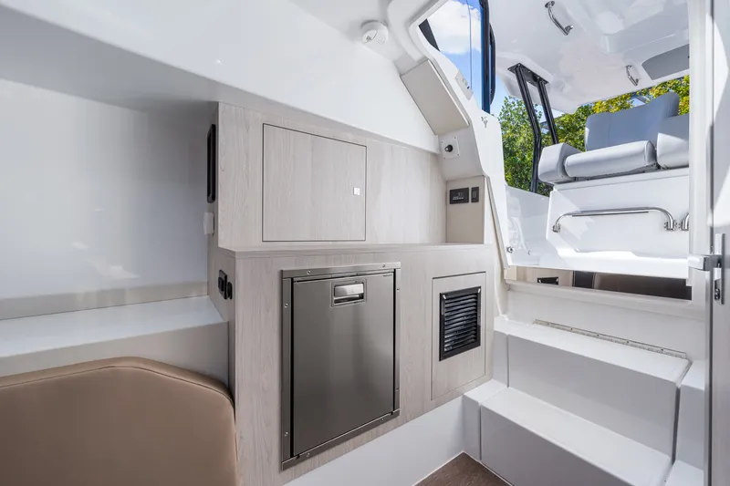 Slide: The Image of Cruisers Yachts 38 VTR 2026 - 76