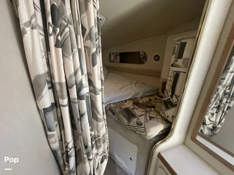 Slide: The Image of V Berth - 13390093