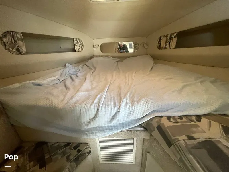 Slide: The Image of V Berth - 13390102