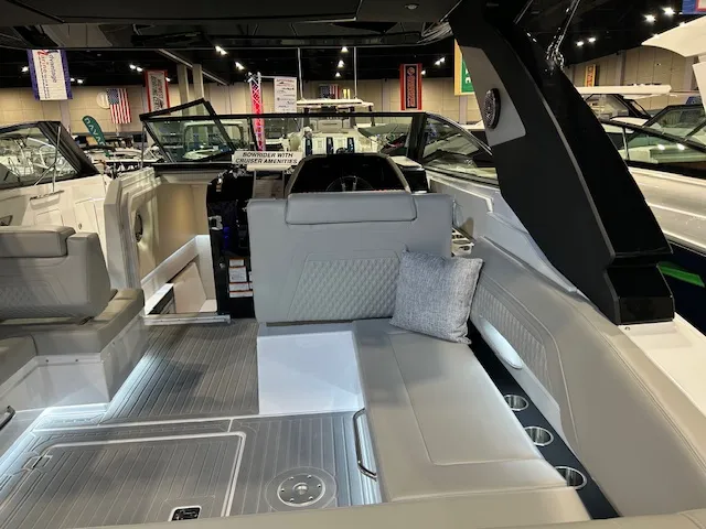 Slide: The Image of Cruisers 34 GLS Outboard 2026 - 16