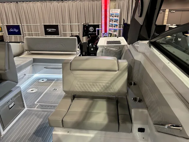 Slide: The Image of Cruisers 34 GLS Outboard 2026 - 17