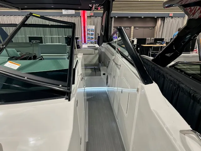 Slide: The Image of Cruisers 34 GLS Outboard 2026 - 26