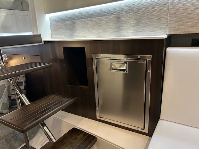 Slide: The Image of Cruisers 34 GLS Outboard 2026 - 35