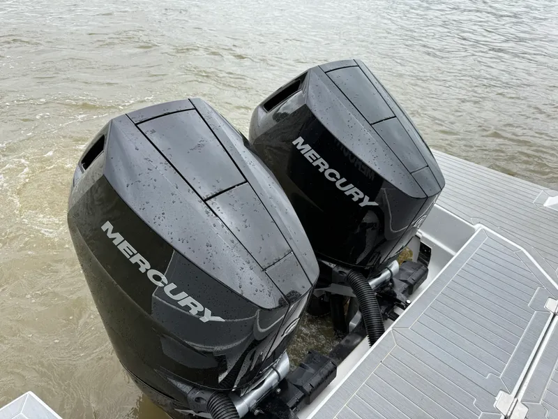 Slide: The Image of Cruisers 34 GLS Outboard 2026 - 39