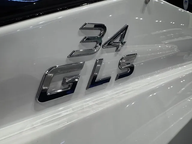 Slide: The Image of Cruisers 34 GLS Outboard 2026 - 8