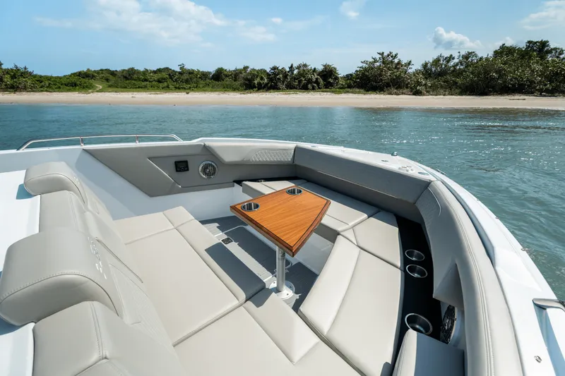 Slide: The Image of Cruisers Yachts 34 GLS Outboard 2026 - 102