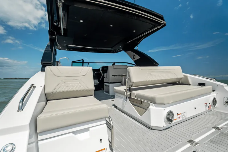 Slide: The Image of Cruisers Yachts 34 GLS Outboard 2026 - 95