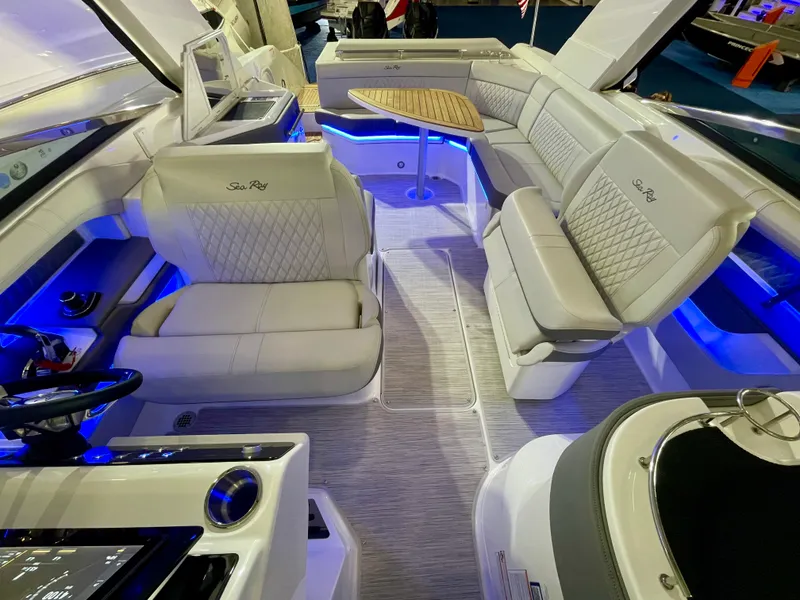 Slide: The Image of Sea Ray SLX 310 Outboard 2026 - 13