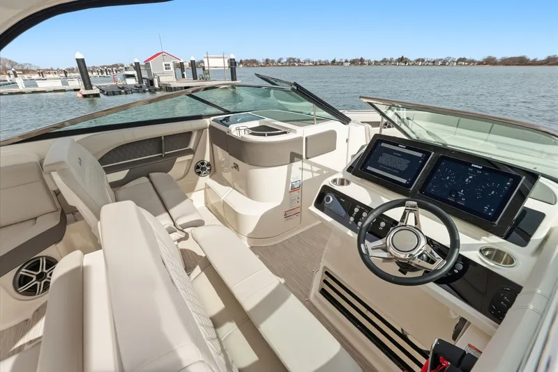 Slide: The Image of Sea Ray SLX 310 Outboard 2026 - 18