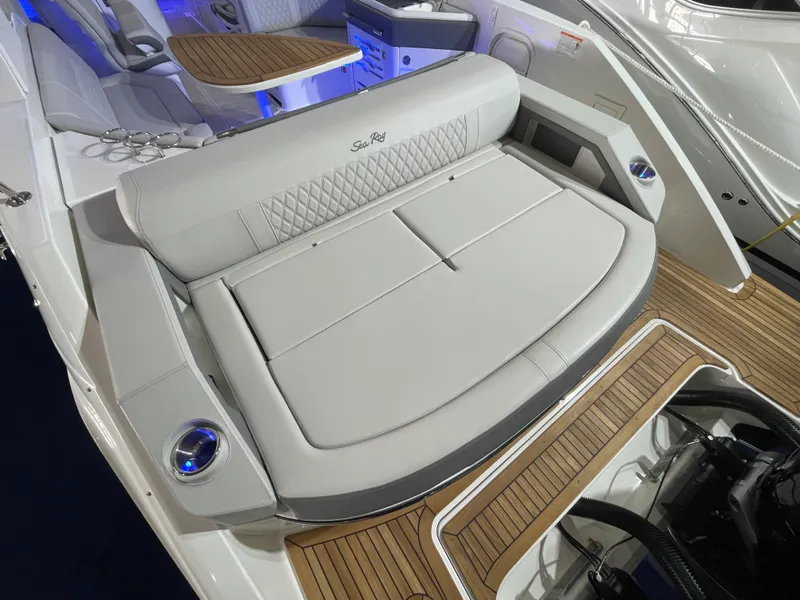 Slide: The Image of Sea Ray SLX 310 Outboard 2026 - 2