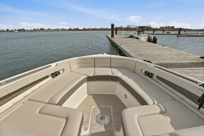 Slide: The Image of Sea Ray SLX 310 Outboard 2026 - 22