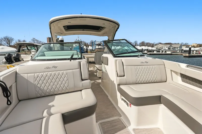 Slide: The Image of Sea Ray SLX 310 Outboard 2026 - 24