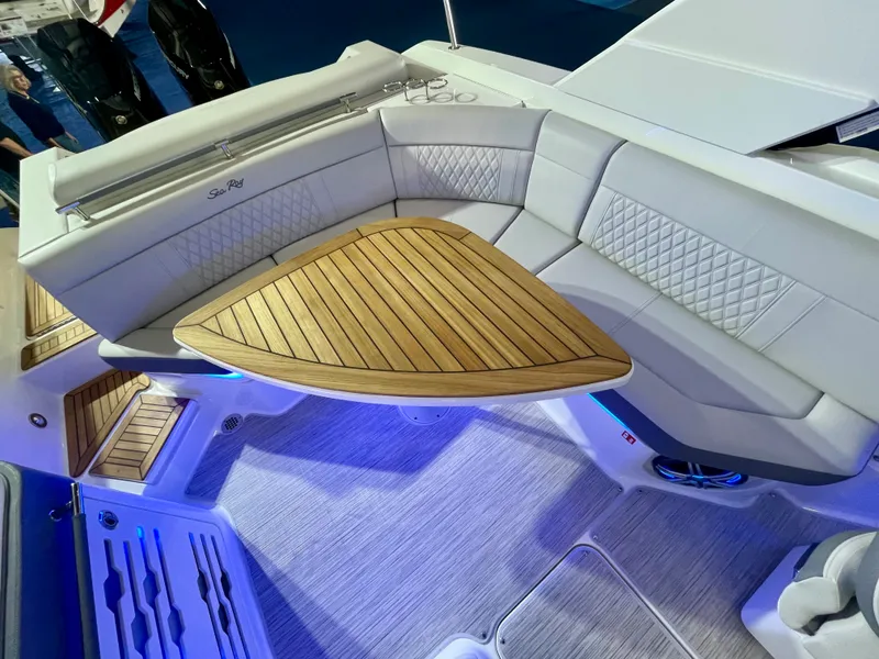 Slide: The Image of Sea Ray SLX 310 Outboard 2026 - 5