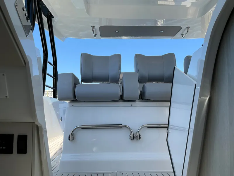 Slide: The Image of Cruisers 38 VTR 2026 - 45