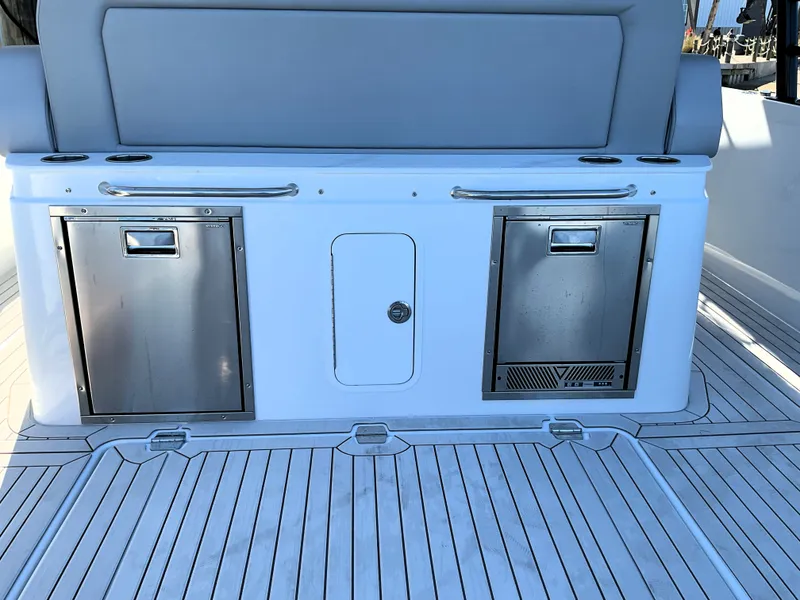 Slide: The Image of Cruisers Yachts 38 VTR 2026 - 21