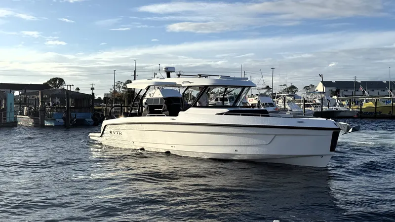 Slide: The Image of Cruisers Yachts 38 VTR 2026 - 4