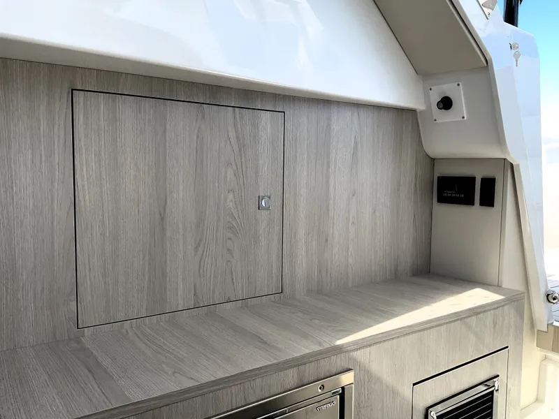 Slide: The Image of Cruisers Yachts 38 VTR 2026 - 44