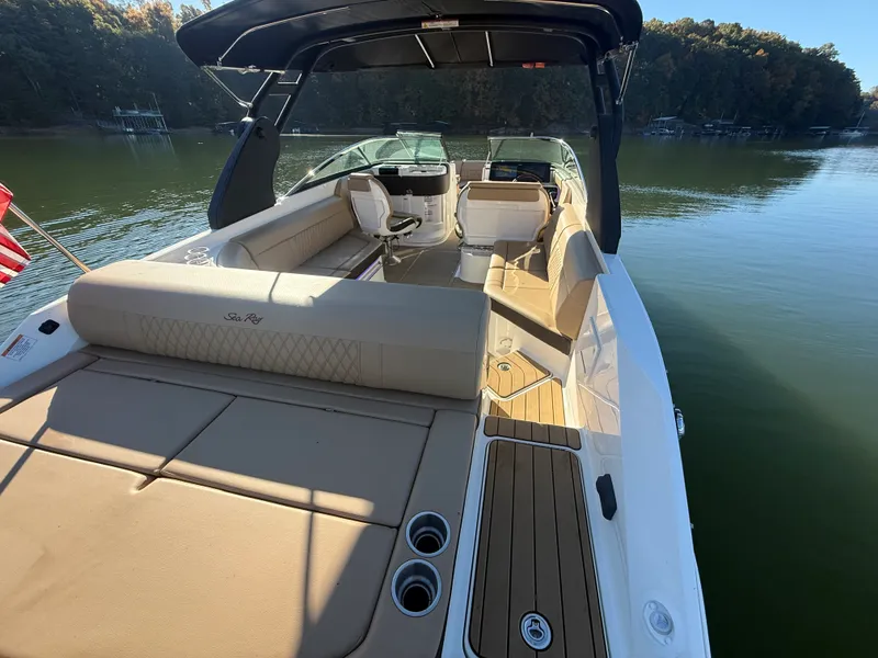 Slide: The Image of Sea Ray 280 SLX 2023 - 25
