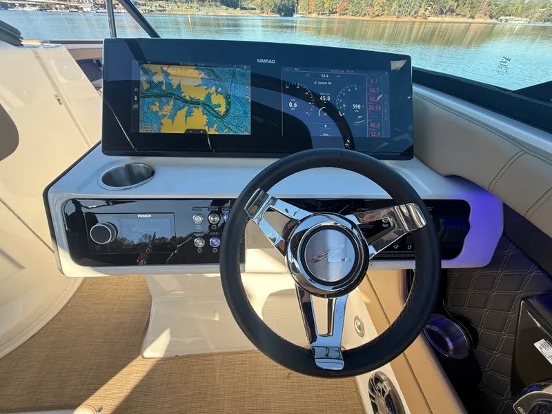 Slide: The Image of Sea Ray 280 SLX 2023 - 41