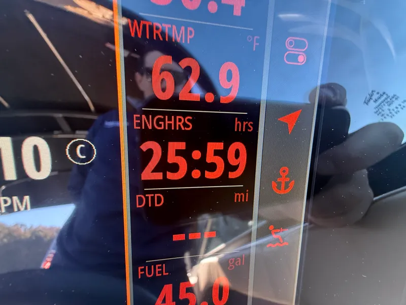 Slide: The Image of Sea Ray 280 SLX 2023 - 42