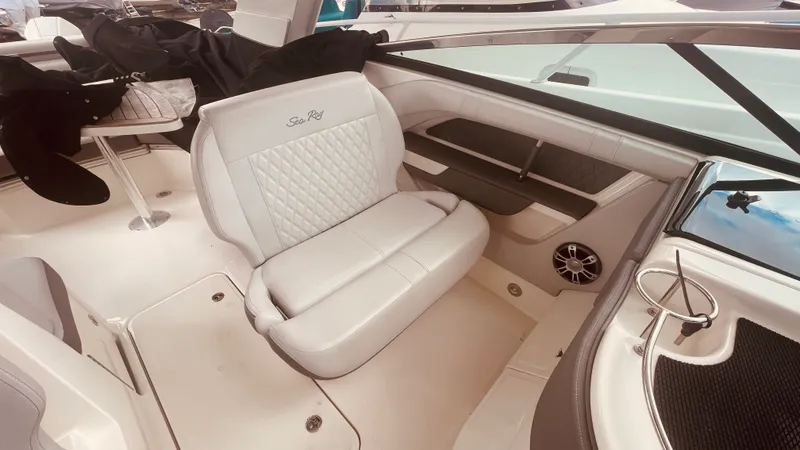 Slide: The Image of Sea Ray 310 SLX OUTBOARD 2021 - 18