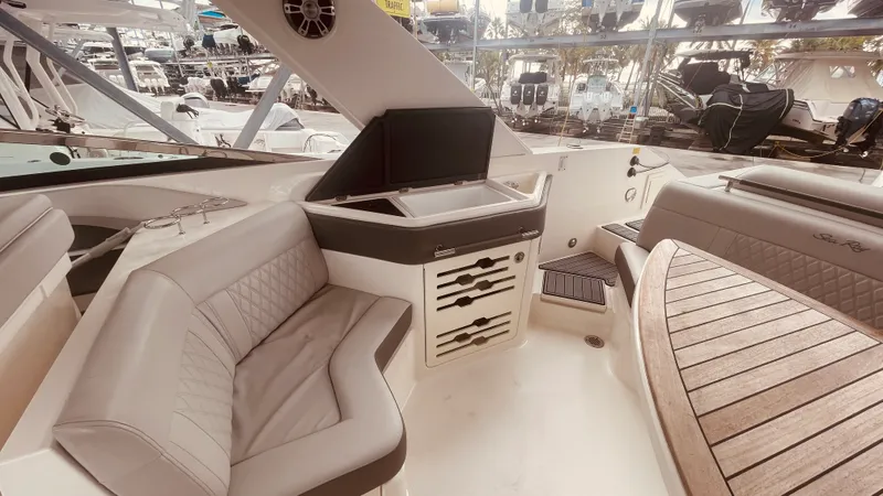 Slide: The Image of Sea Ray 310 SLX OUTBOARD 2021 - 32