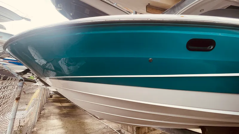 Slide: The Image of Sea Ray 310 SLX OUTBOARD 2021 - 4