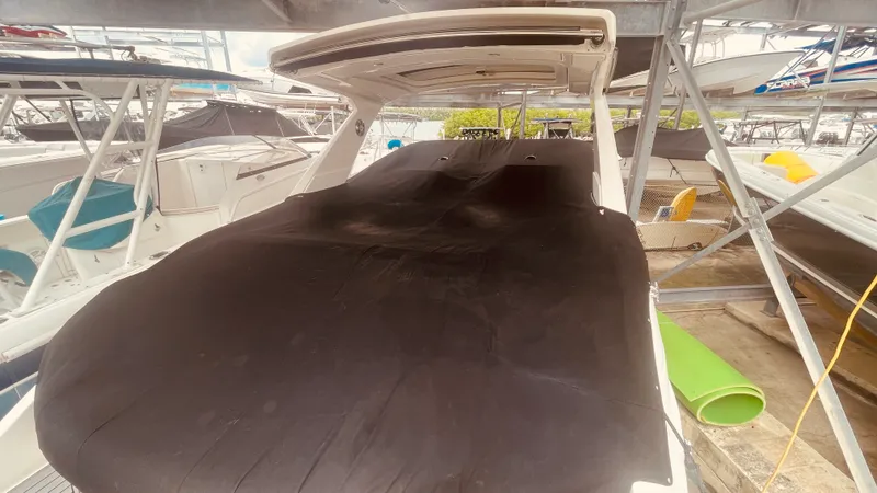 Slide: The Image of Sea Ray 310 SLX OUTBOARD 2021 - 13