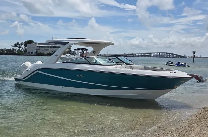 Slide: The Image of Sea Ray 310 SLX OUTBOARD 2021 - 1