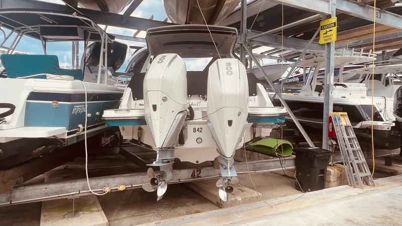 Slide: The Image of Sea Ray 310 SLX OUTBOARD 2021 - 6