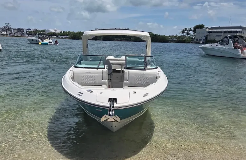 Slide: The Image of Sea Ray 310 SLX OUTBOARD 2021 - 4