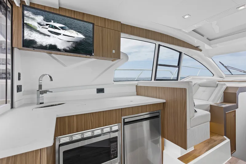 Slide: The Image of Cruisers 42 Cantius 2026 - 32