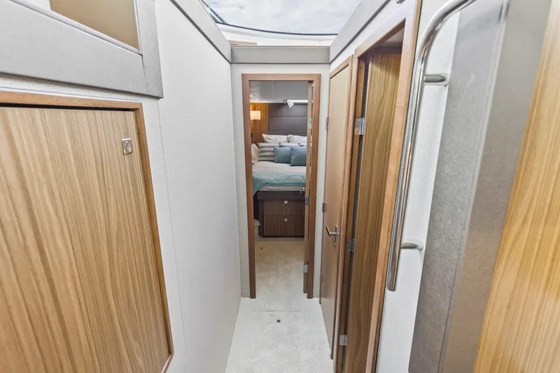 Slide: The Image of Cruisers 42 Cantius 2026 - 41