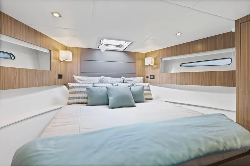 Slide: The Image of Cruisers 42 Cantius 2026 - 44