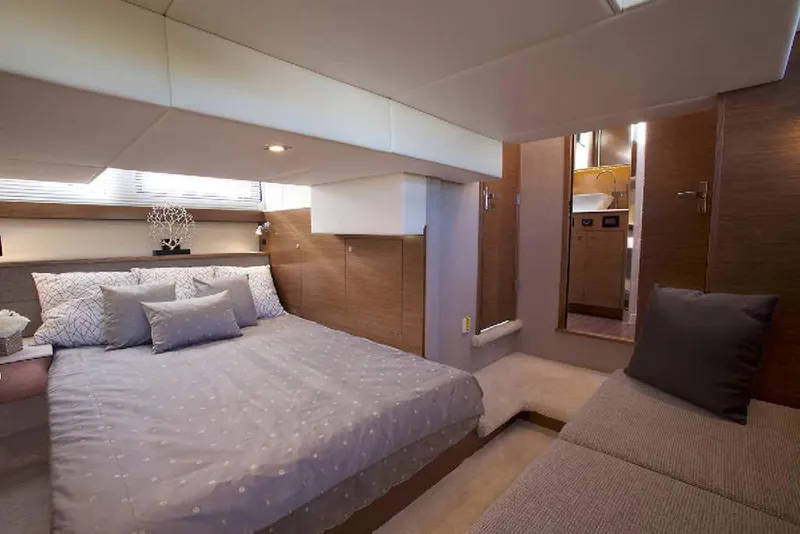 Slide: The Image of Cruisers Yachts 42 Cantius 2026 - 10